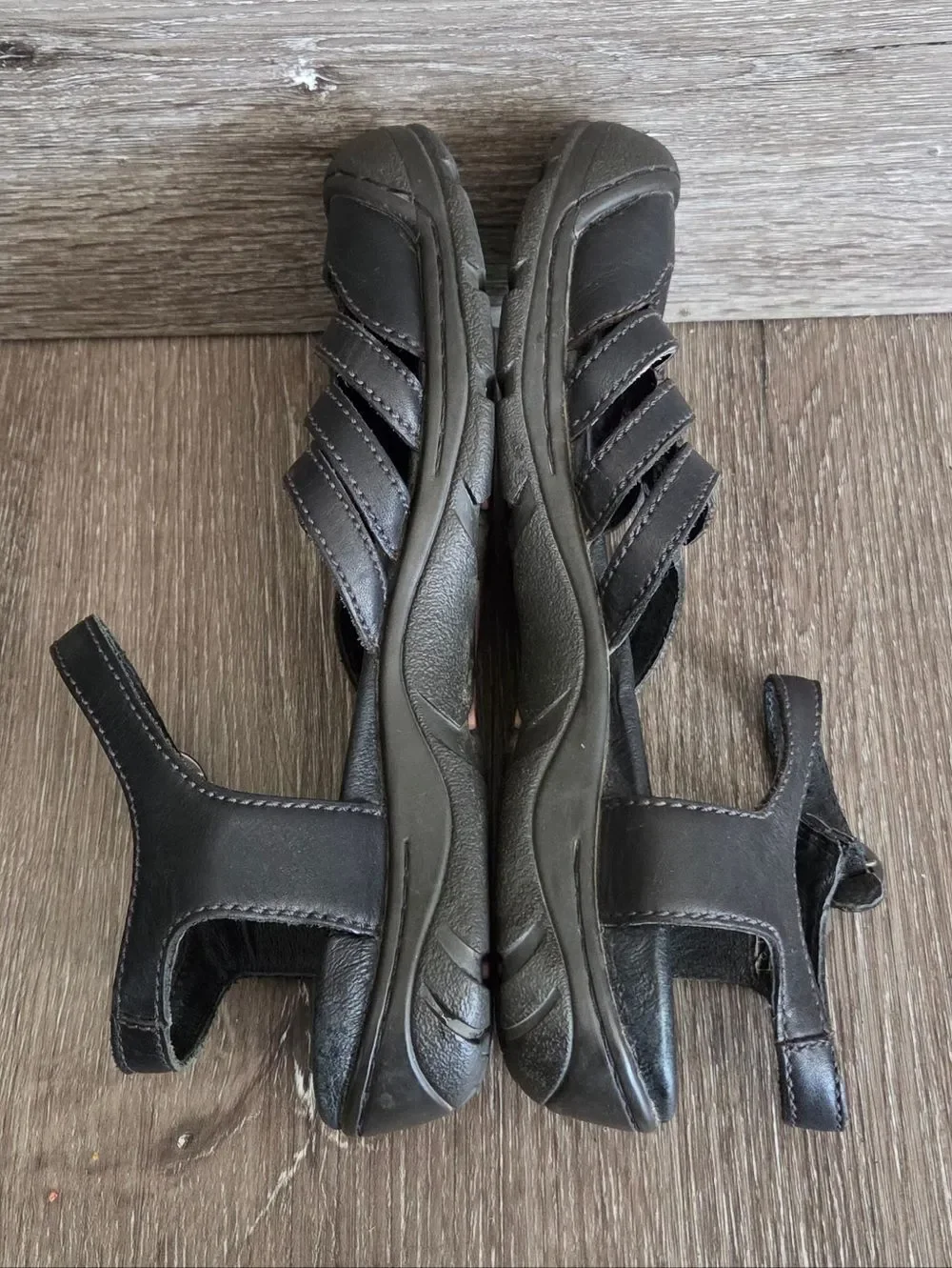 Keen women closed